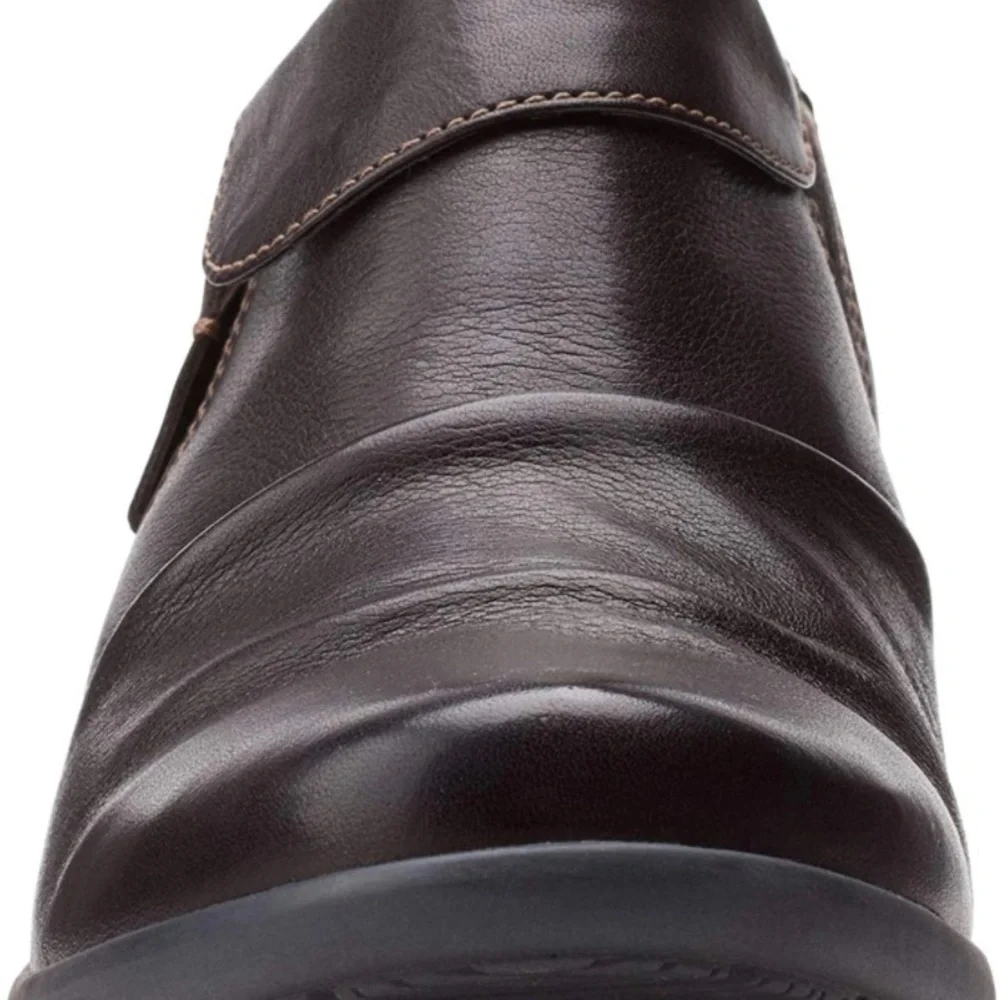 Clarks Women's Rosely Lo - Dark Brown Leather, Size 7.5 M